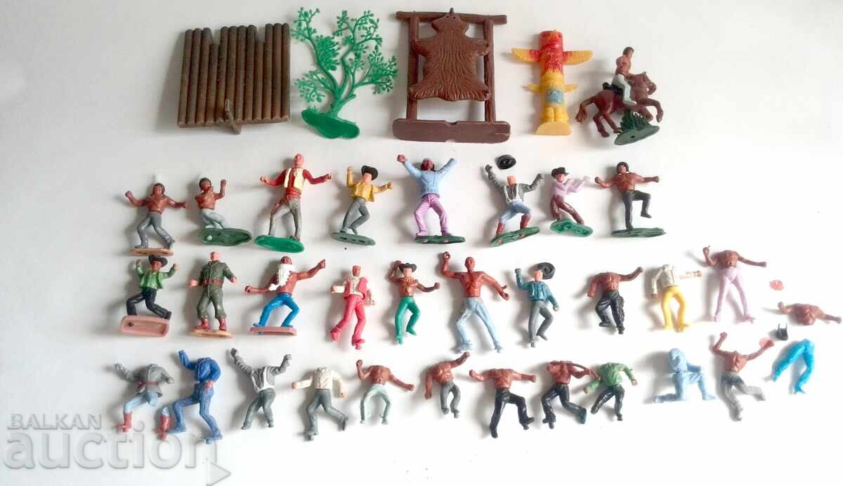 Auction Old plastic toys from the 70s Auction Old plastic toys from the 70s