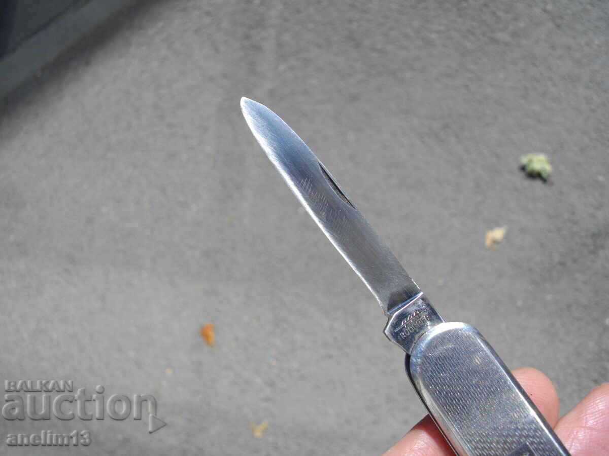 CUIT DE BUZUUNAR DE COLECȚIE cu preț 20.00 BGN | € 10.23 CUIT DE BUZUUNAR DE COLECȚIE cu preț 20.00 BGN | € 10.23