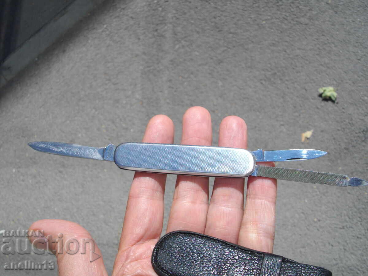 Livrarea CUIT DE BUZUUNAR DE COLECȚIE Livrarea CUIT DE BUZUUNAR DE COLECȚIE