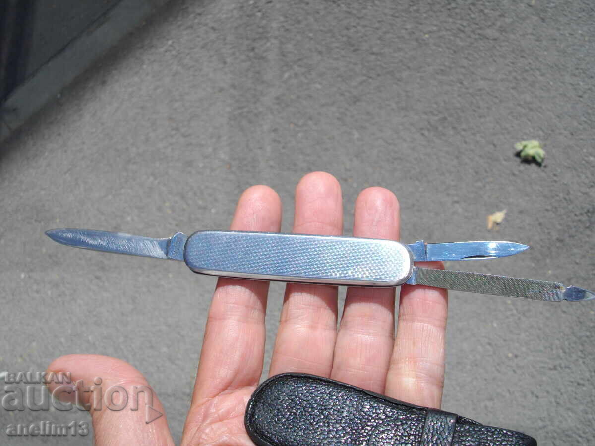 Livrarea CUIT DE BUZUUNAR DE COLECȚIE Livrarea CUIT DE BUZUUNAR DE COLECȚIE