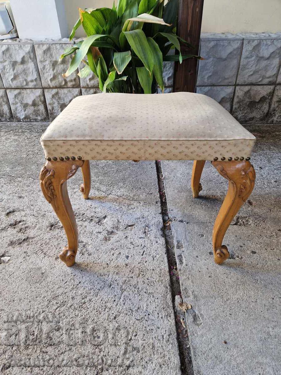 Minunată taburetă barocă franceză antică cu preț 133.00 BGN | € 68.00 Minunată taburetă barocă franceză antică cu preț 133.00 BGN | € 68.00