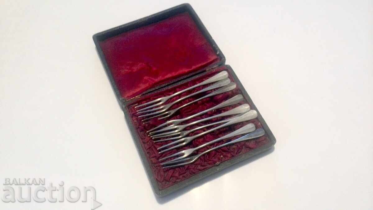 Furculițe franceze vechi, secolul al XIX-lea cu preț € 0.01 | 0.02 BGN