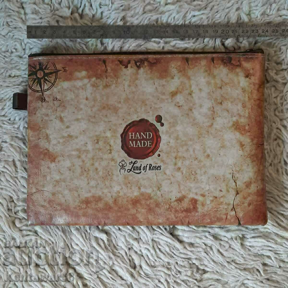 Souvenir purse - new. with price 3.00 BGN | € 1.53 Souvenir purse - new. with price 3.00 BGN | € 1.53