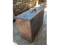 Valiză veche din lemn cu cheie