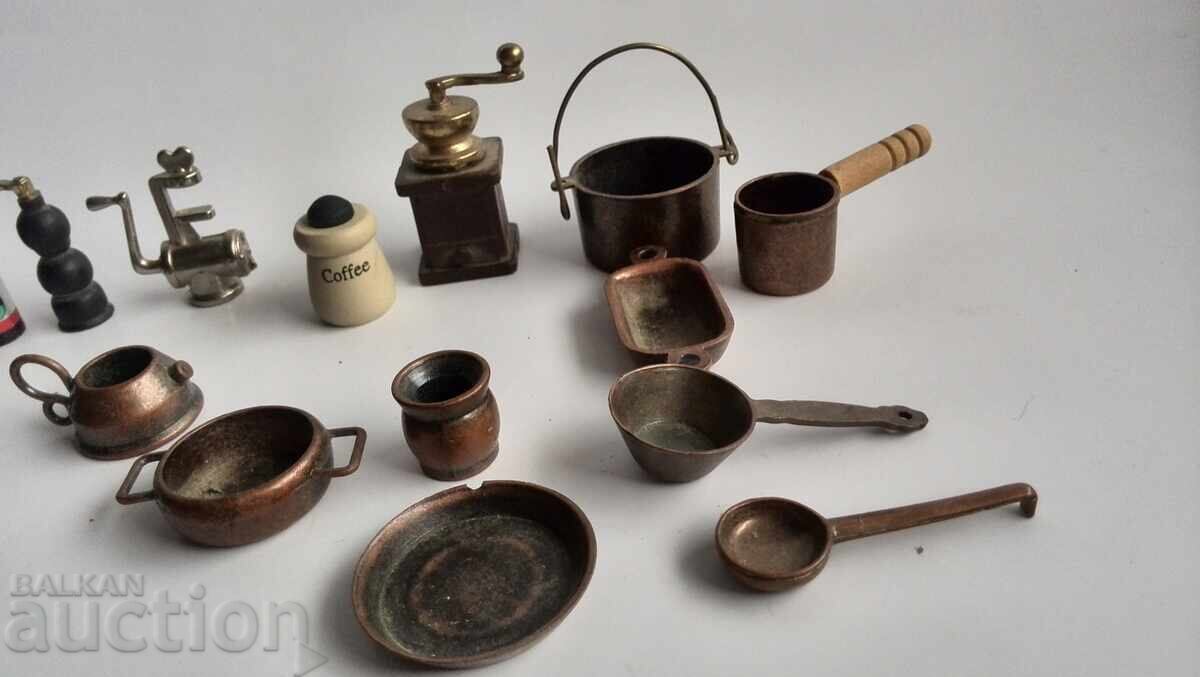 Auction Miniatures Auction Miniatures