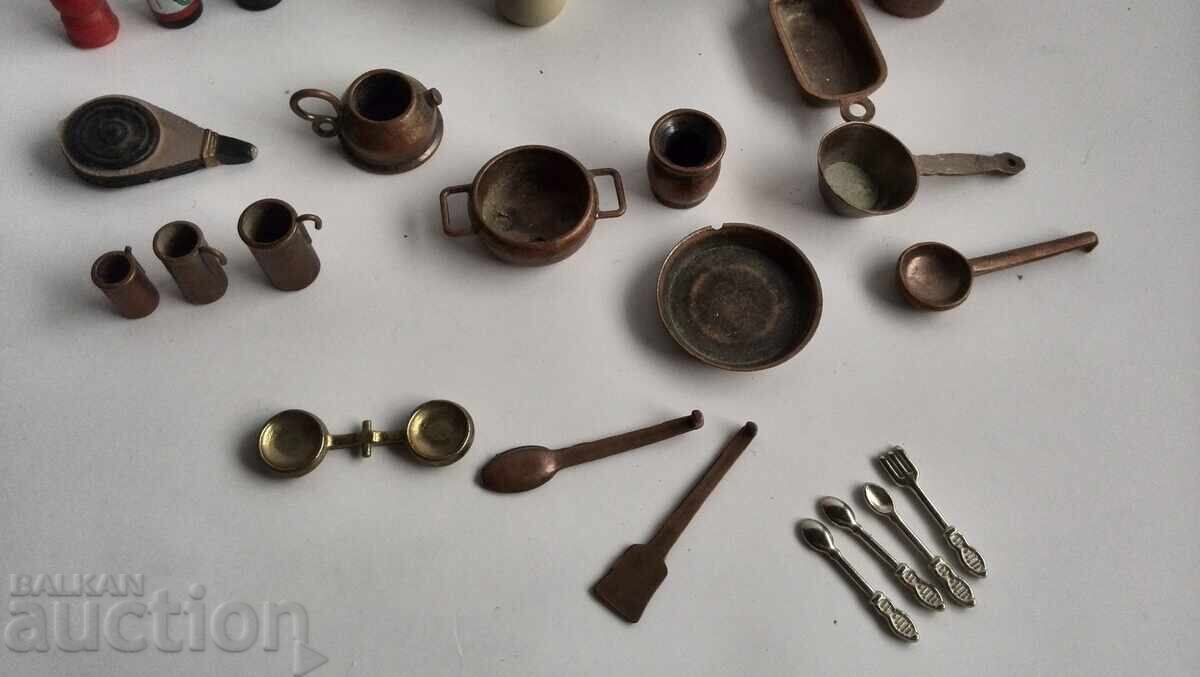 Delivery of Miniatures Delivery of Miniatures