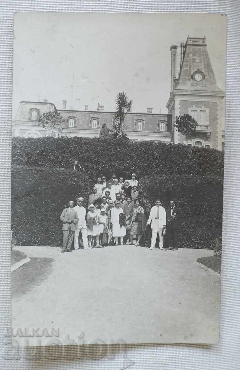 Журналисти пред двореца Евксиноград 1927г. Журналисти пред двореца Евксиноград 1927г.