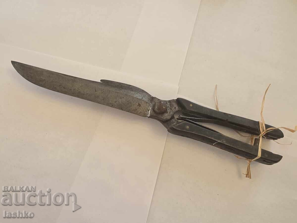 Delivery of An old knife