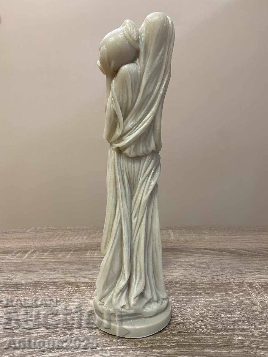 Мраморна статуетка „Момиче с кана“ с цена 100.00 лв. | € 51.13