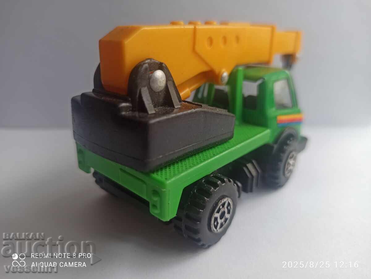 Licitație Camion macara vechi de jucărie Licitație Camion macara vechi de jucărie