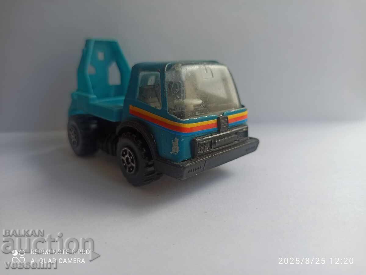 Παλιό παιδικό φορτηγό παιχνίδι με τιμή 18.00 BGN | € 9.20 Παλιό παιδικό φορτηγό παιχνίδι με τιμή 18.00 BGN | € 9.20