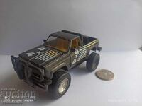 Vechiu camion de jucărie, camionetă pickup Chevrolet Chevy 4x4