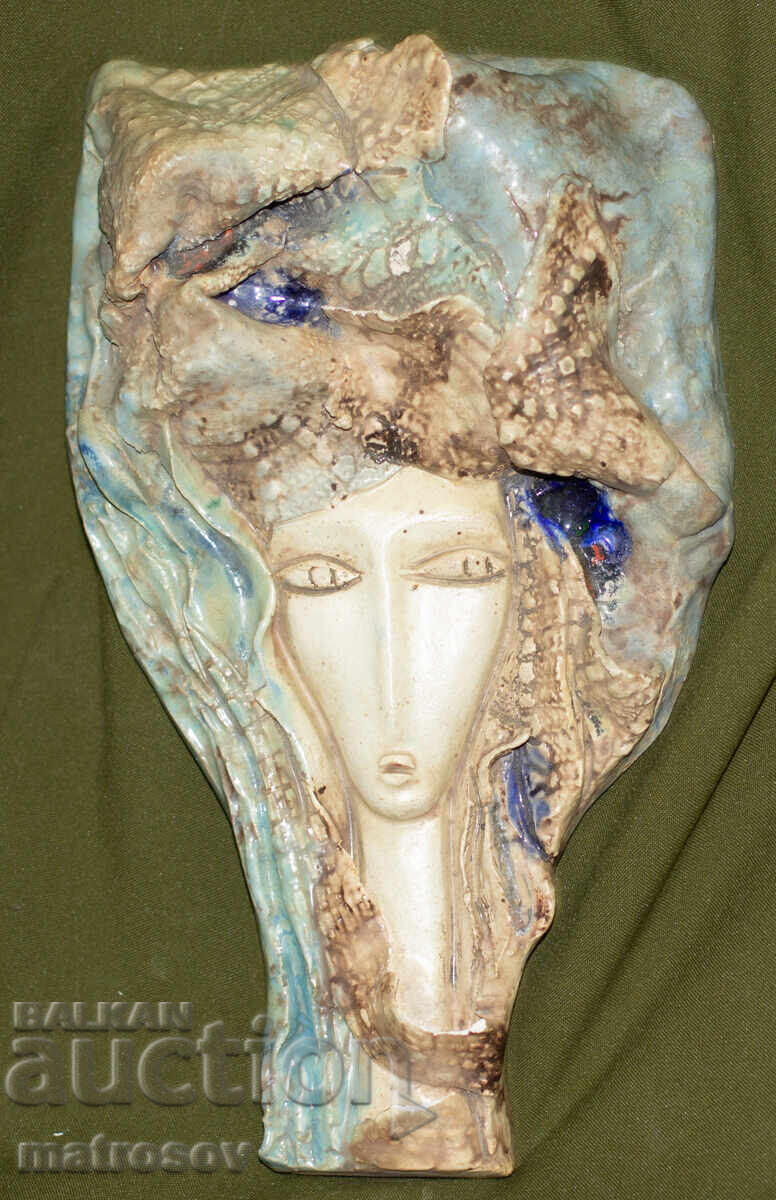 Авторска декоративна керамична статуетка, портрет на жена с цена 180.00 лв. | € 92.03