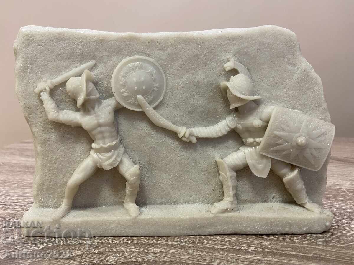 Резбован мраморен релеф “Битка на гладиатори”