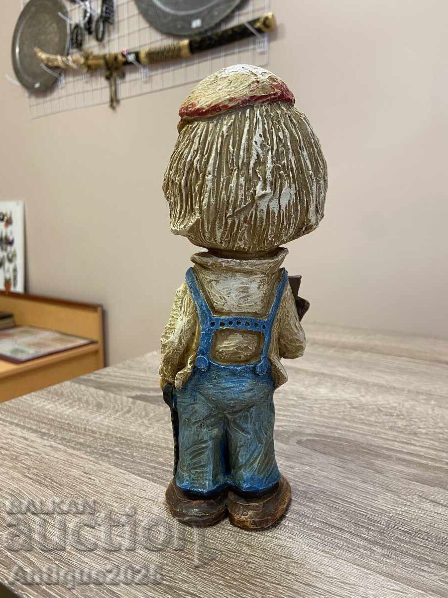 Statuetă decorativă vintage cu băiat cu preț € 20.45 | 40.00 BGN Statuetă decorativă vintage cu băiat cu preț € 20.45 | 40.00 BGN