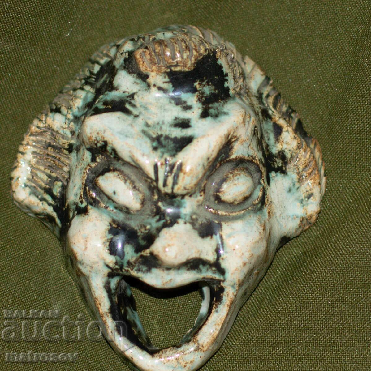 Аукцион Ръчно изработена керамична декорация за стена, маска