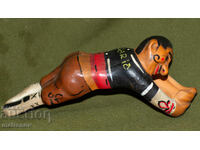 Decorațiune ceramică lucrată manual, costum popular