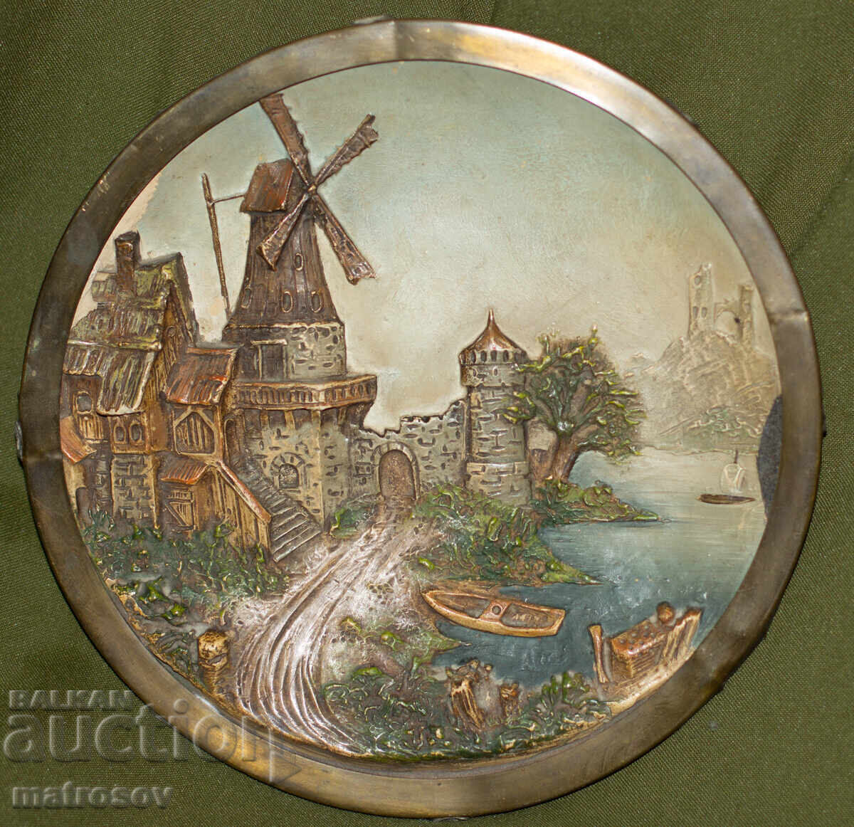 Стара ръчно рисувана  керамична чиния с меден обков с цена 200.00 лв. | € 102.26