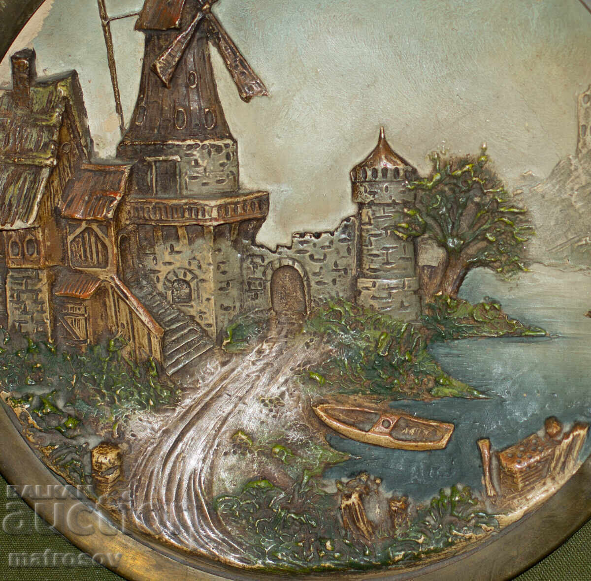 Стара ръчно рисувана  керамична чиния с меден обков - 5