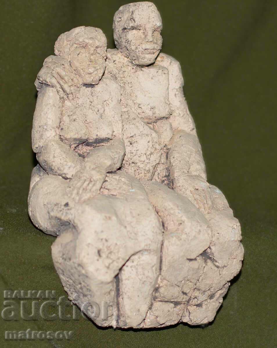 Παράδοση Χειροποίητο γύψινο γλυπτό άνδρα και γυναίκας, αγκαλιά Παράδοση Χειροποίητο γύψινο γλυπτό άνδρα και γυναίκας, αγκαλιά