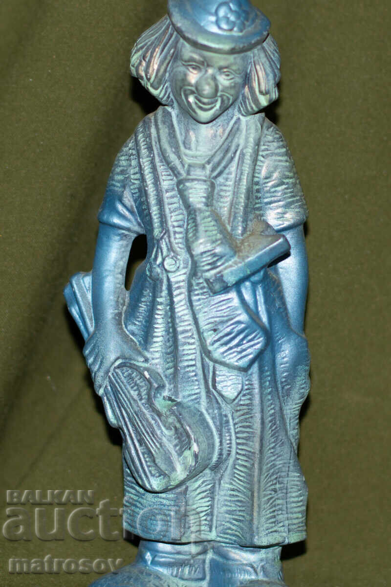 Ръчно изработена керамична статуетка на клоун с цигулка с цена 150.00 лв. | € 76.69