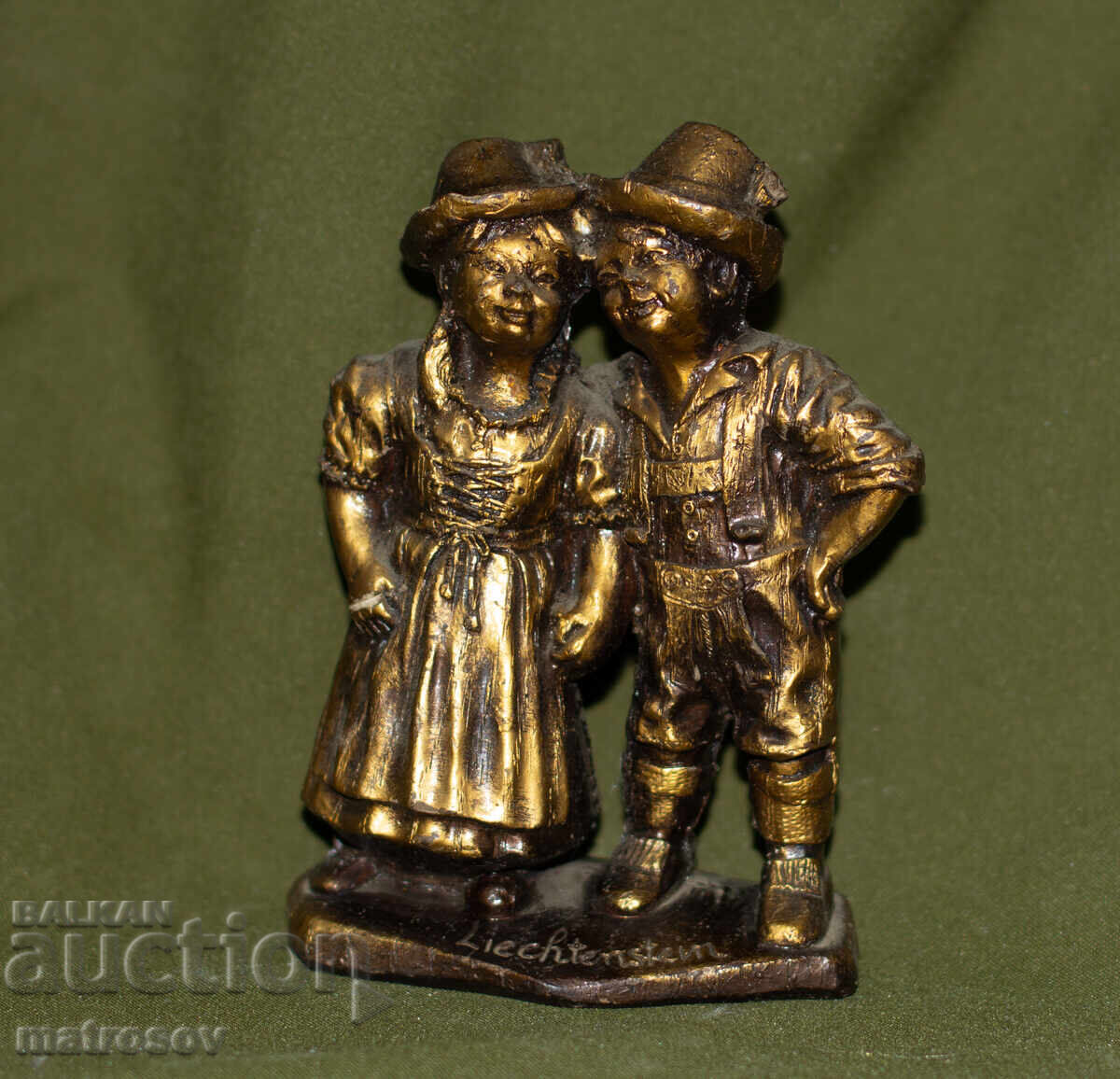 Διακοσμητικό κεραμικό αγαλματίδιο άνδρα και γυναίκας, Λιχτενστάιν με τιμή 120.00 BGN | € 61.36 Διακοσμητικό κεραμικό αγαλματίδιο άνδρα και γυναίκας, Λιχτενστάιν με τιμή 120.00 BGN | € 61.36