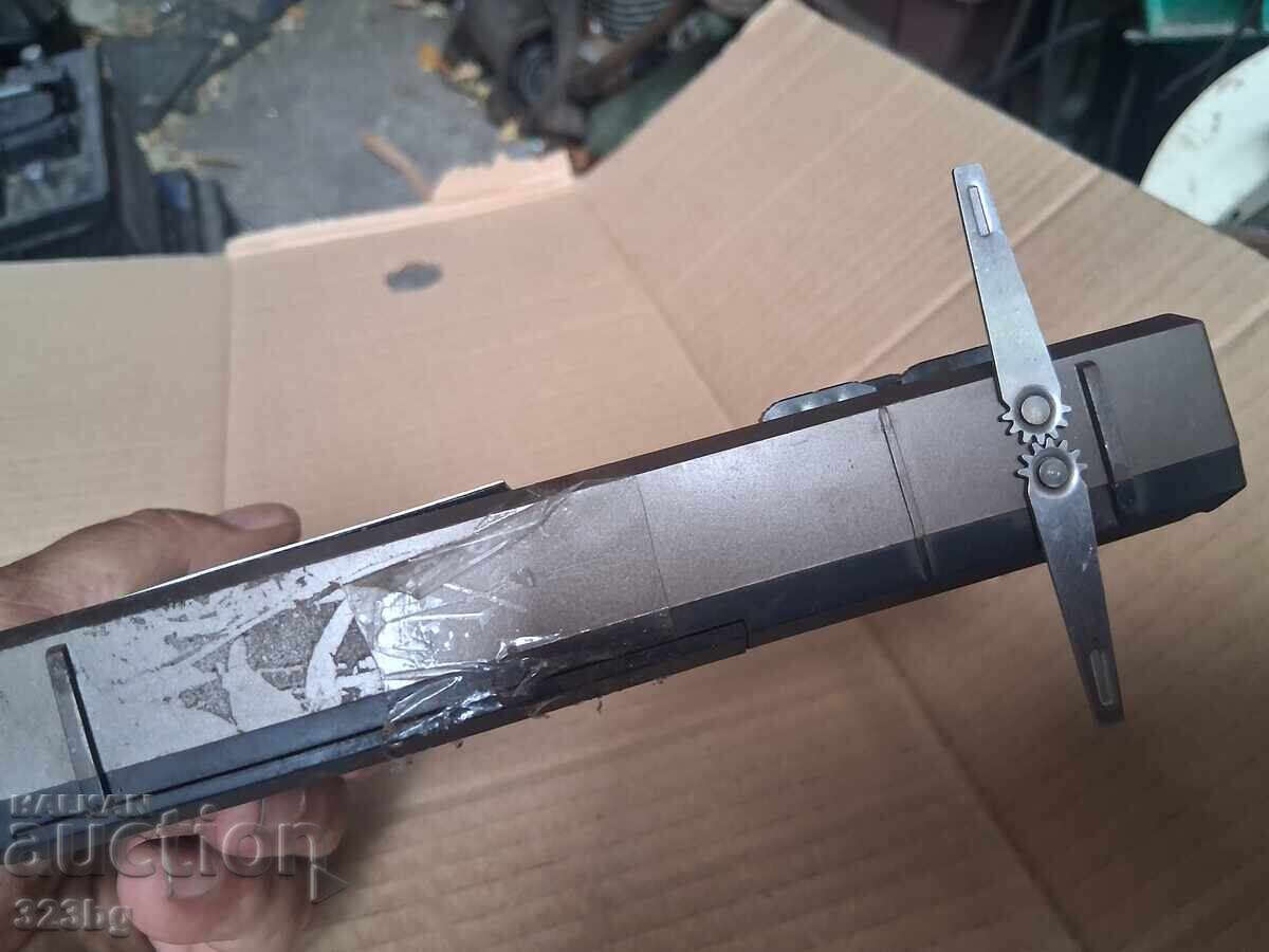 Auction Retro portable radio Auction Retro portable radio