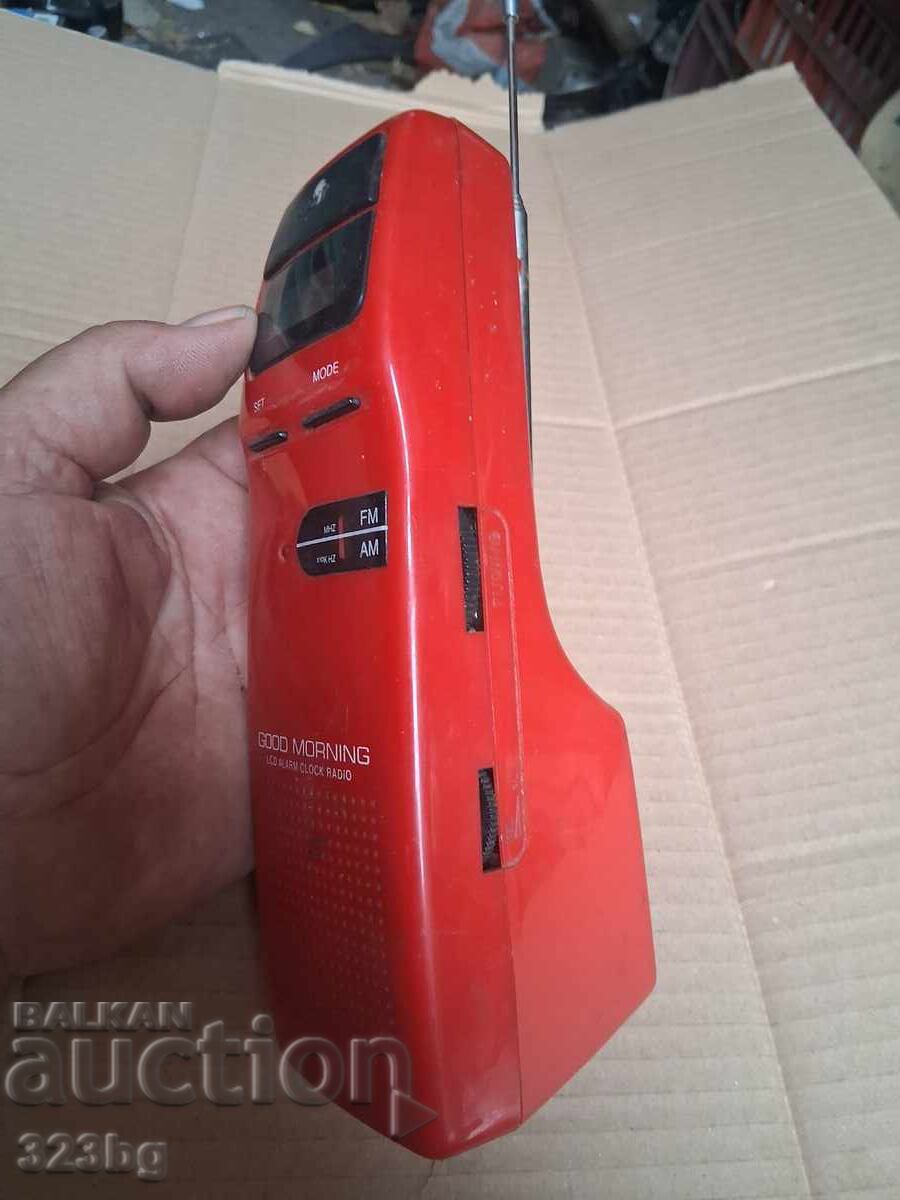 Interesting retro portable radio Interesting retro portable radio