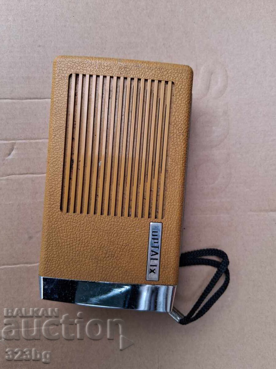 French Retro Portable Radio French Retro Portable Radio