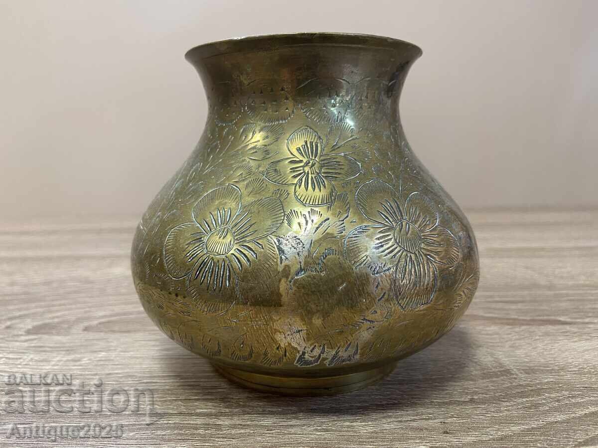 Auction  Vintage brass vase with engraving from Jerusalem