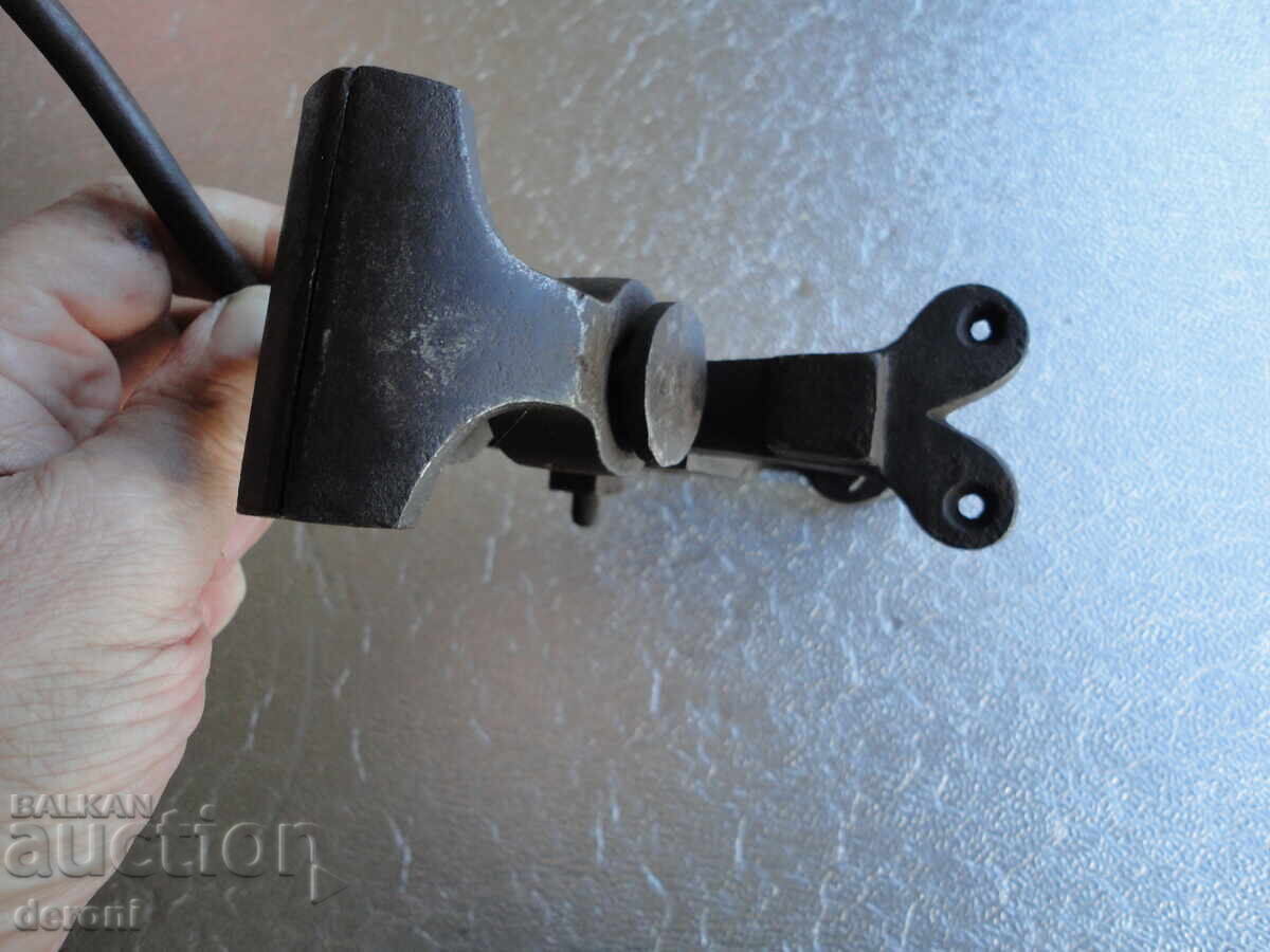 Аукцион Малко немско менгеме с наковалня Аукцион Малко немско менгеме с наковалня