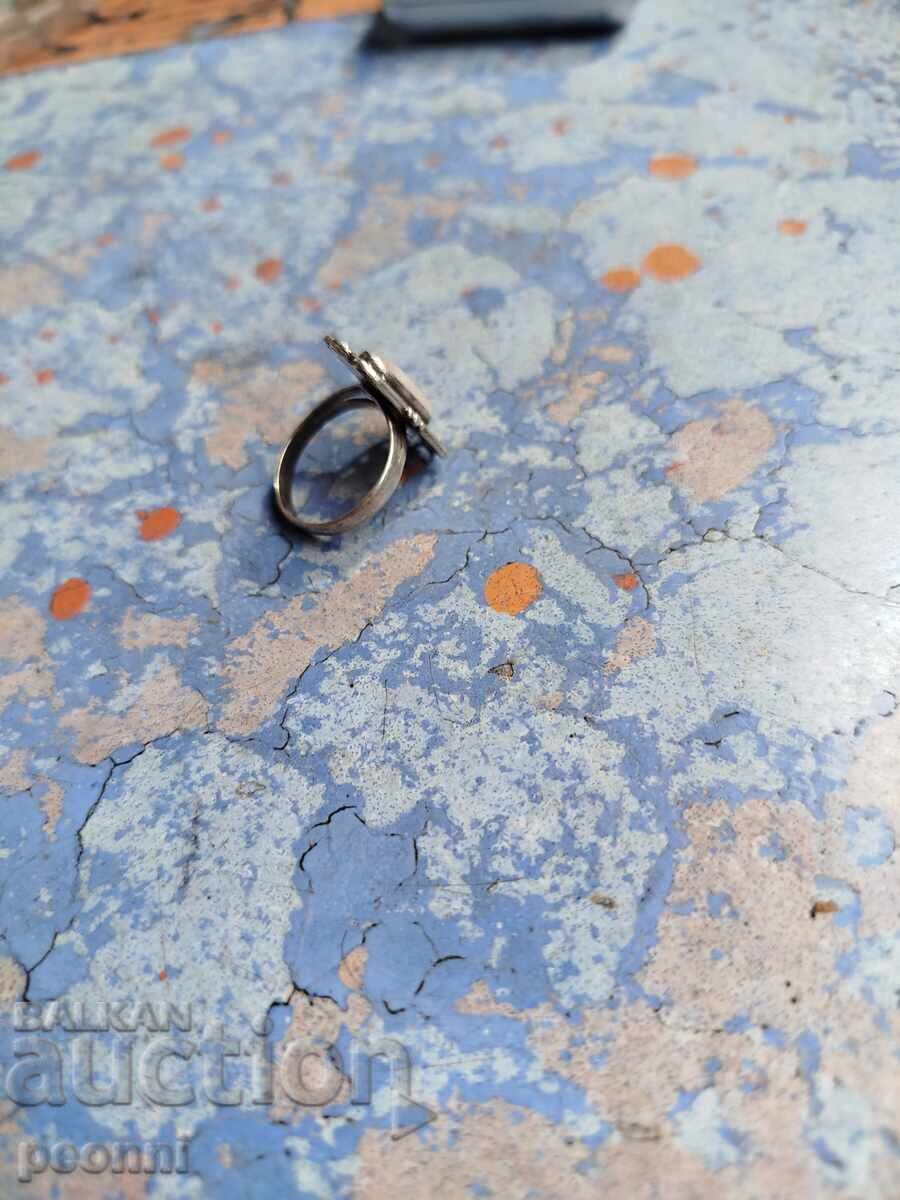 Auction  Silver ring with moonstone