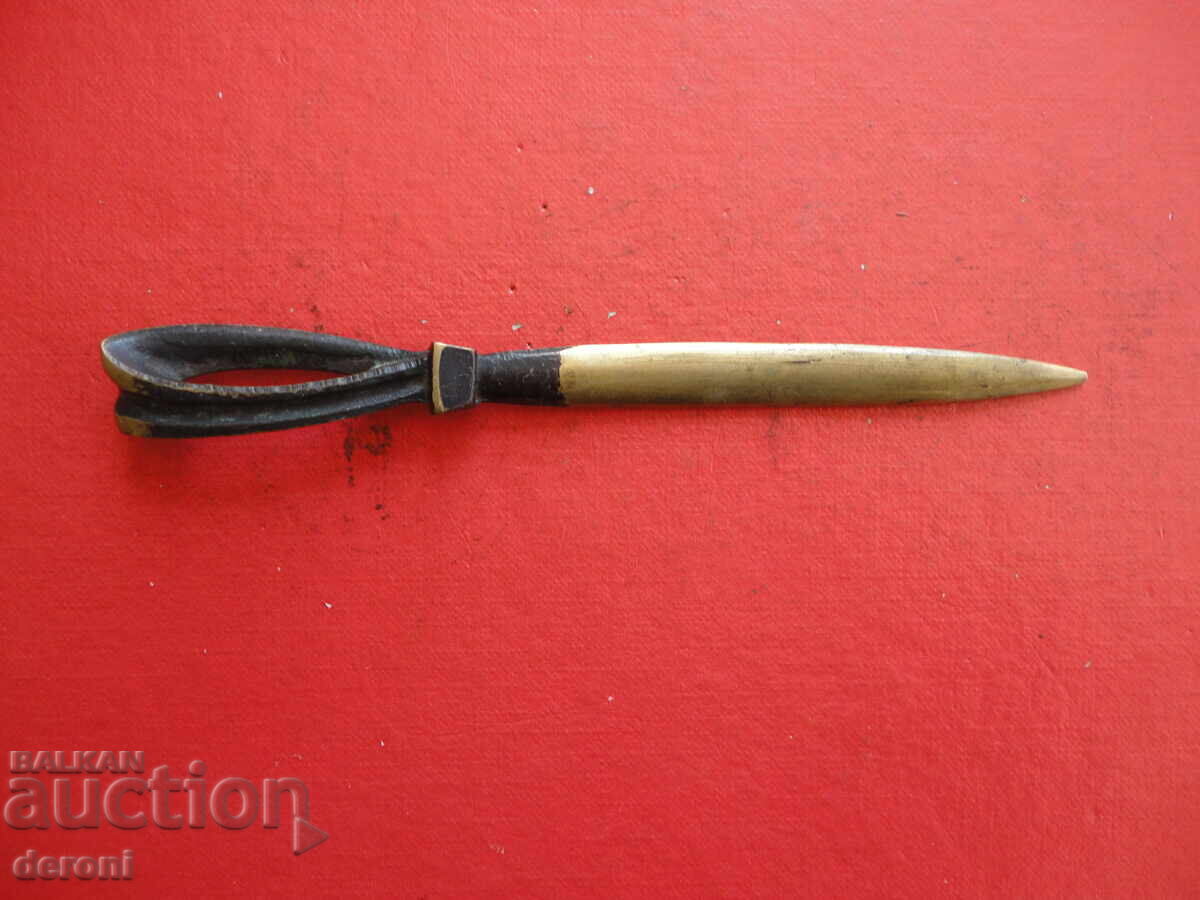 Licitație Cuțit vechi de scrisori din bronz 3 Licitație Cuțit vechi de scrisori din bronz 3