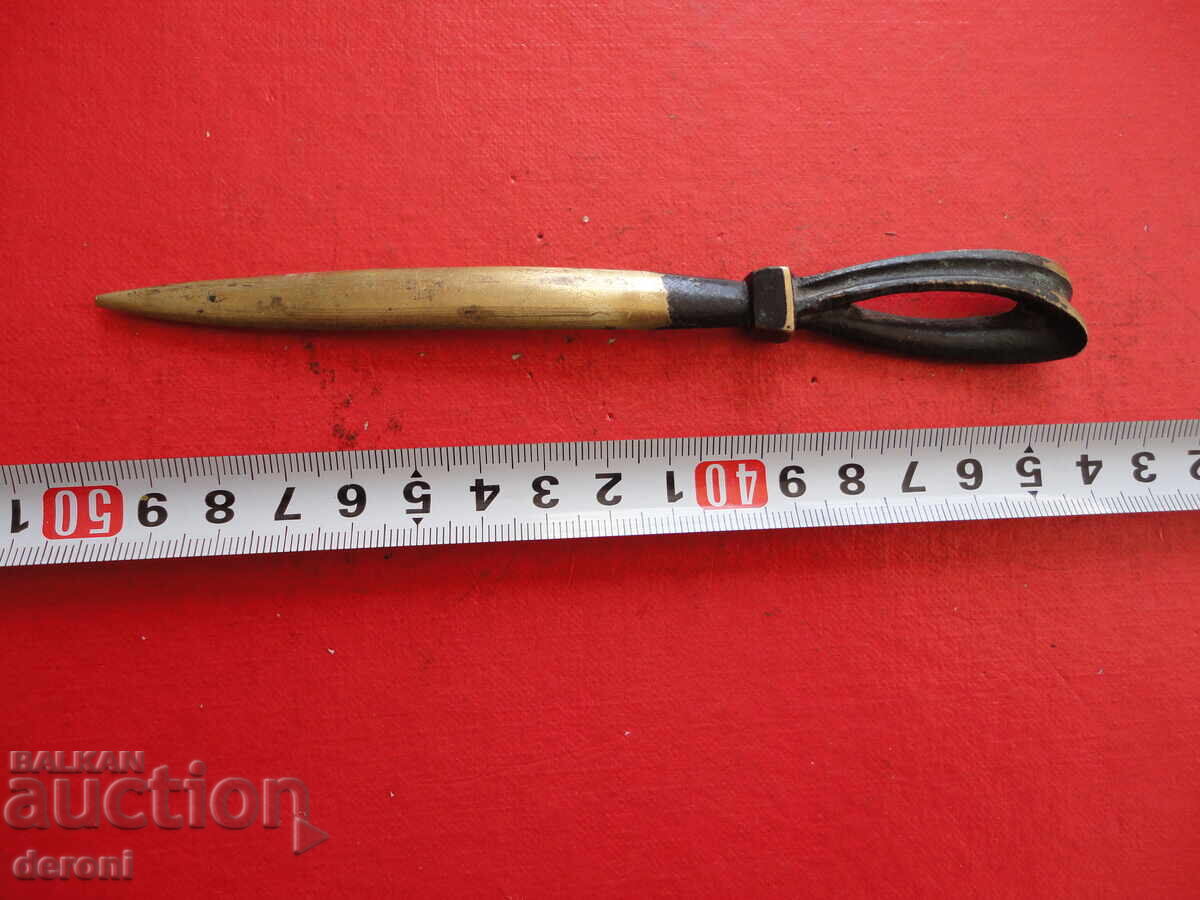 Cuțit vechi de scrisori din bronz 3 Cuțit vechi de scrisori din bronz 3