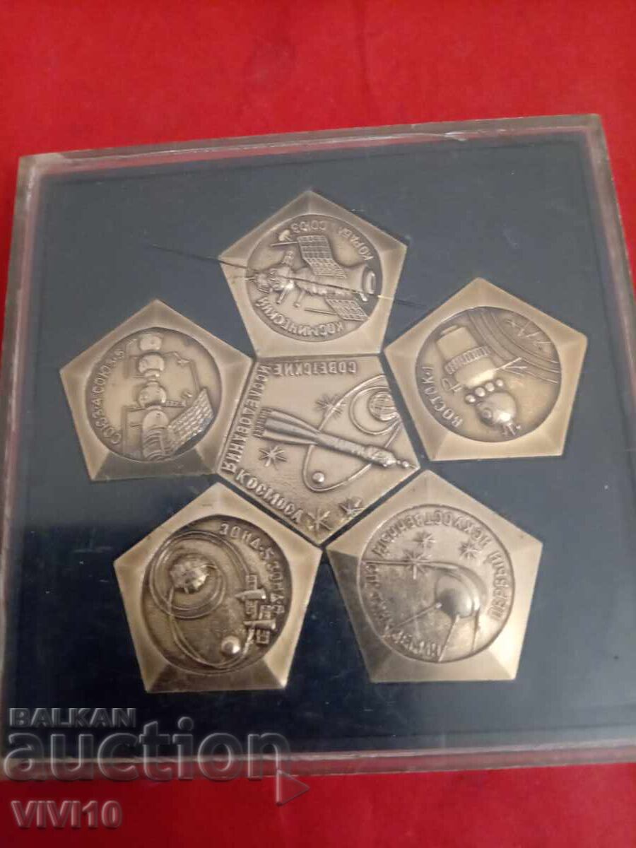 Badges on the theme of space, 6 pieces Badges on the theme of space, 6 pieces