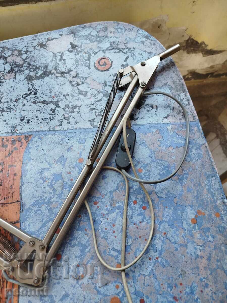 Auction  Extendable lamp