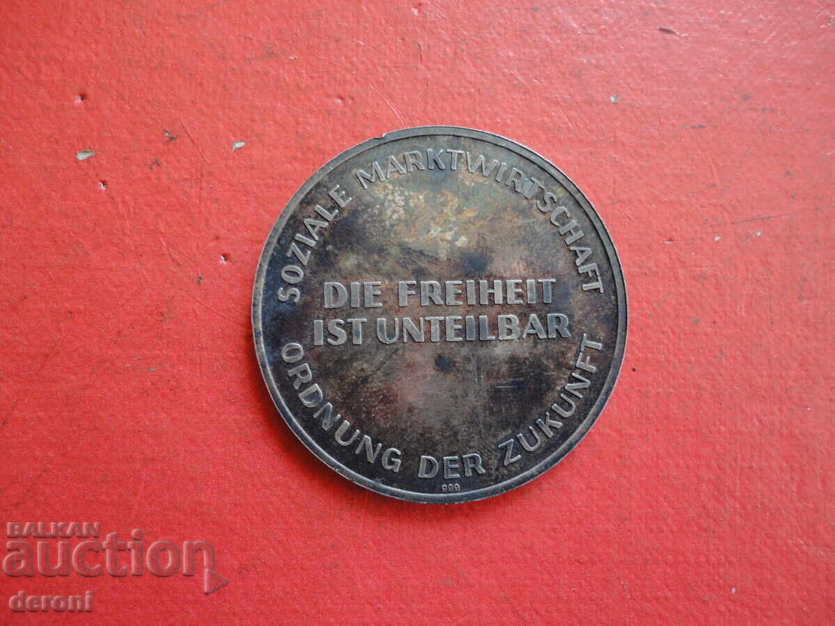 Сребърен медал монета 999 с цена 70.00 лв. | € 35.79 Сребърен медал монета 999 с цена 70.00 лв. | € 35.79