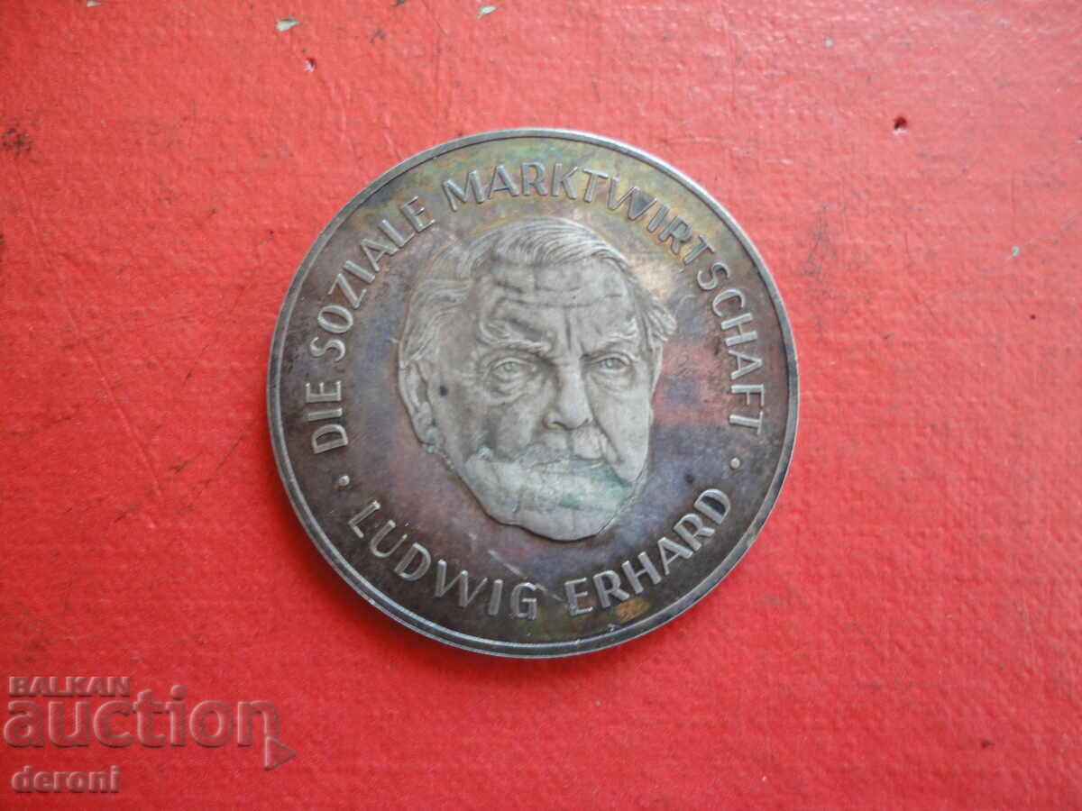 Доставка на Сребърен медал монета 999 Доставка на Сребърен медал монета 999