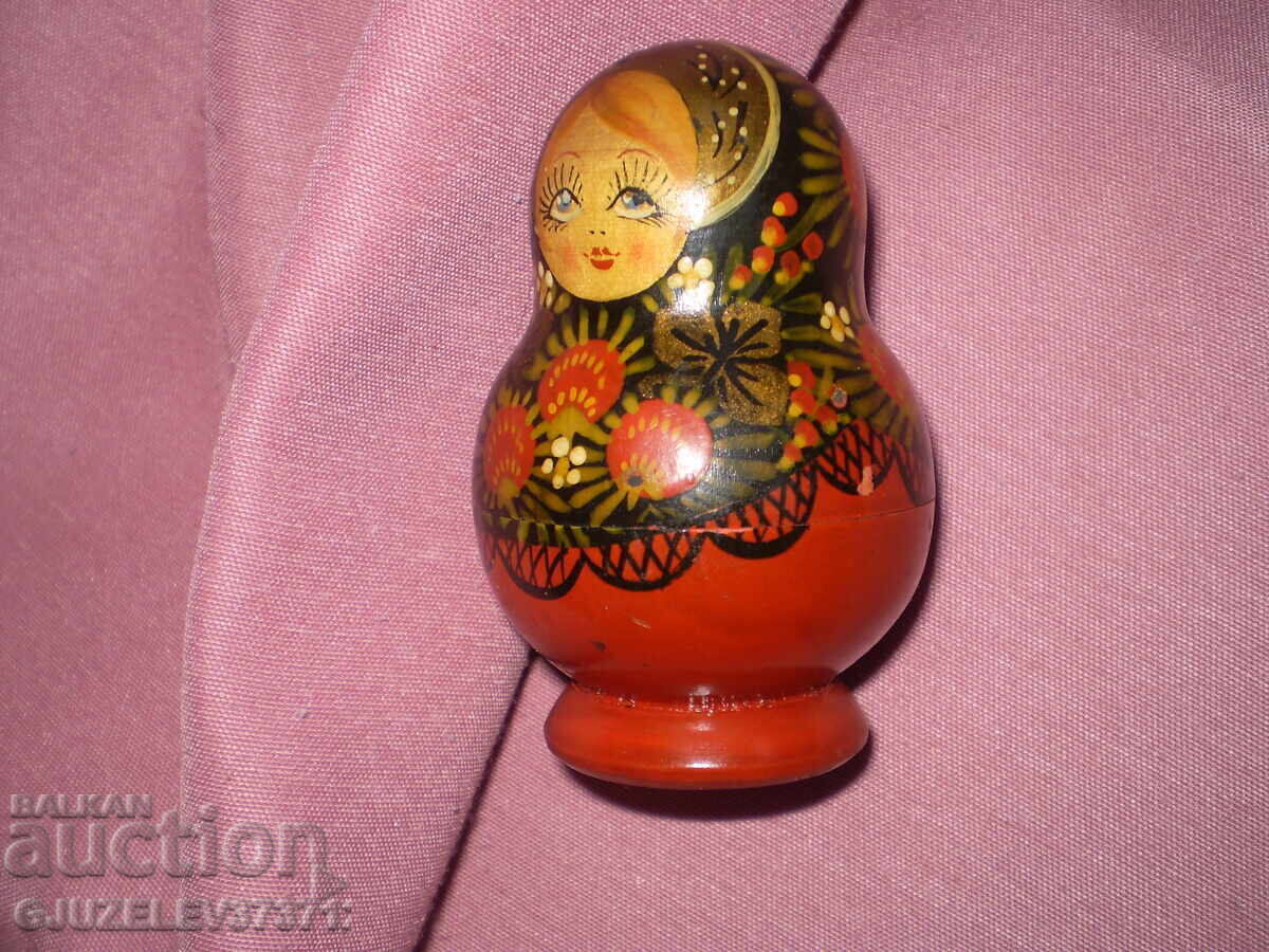 Аукцион Руски винтидж автентични 5 рисувани дървени кукли за гнезде