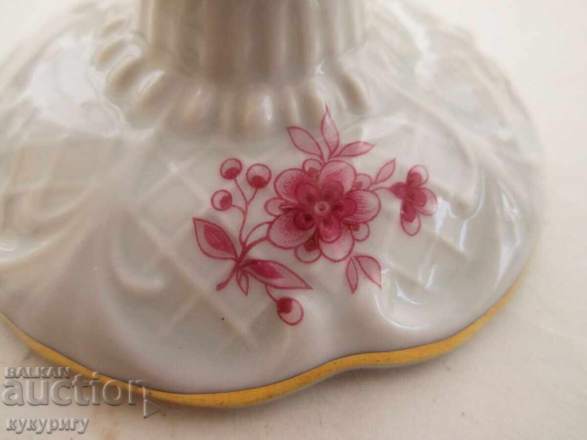 Suport de lumânare delicat, mic, din porțelan german Lindner Bavaria cu preț 35.00 BGN | € 17.90