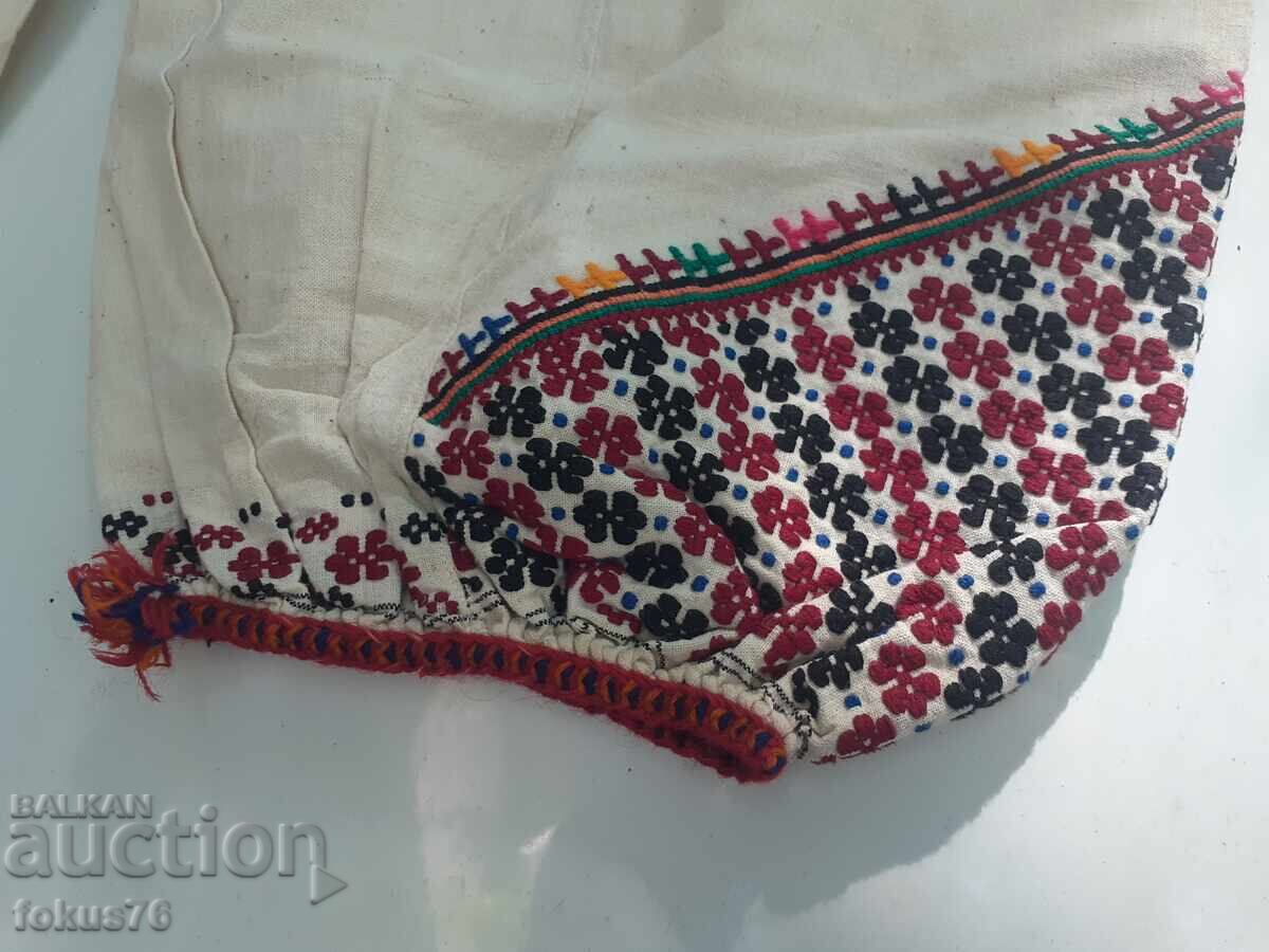 Chiloți vechi de damă din canaf de zestre pentru costum popular cu preț 90.00 BGN | € 46.02