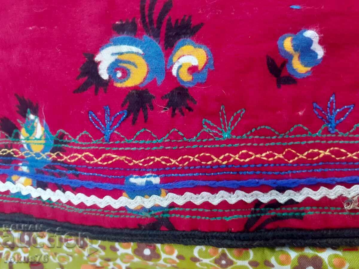 Доставка на Старо червено шарено елече елек за народна носия