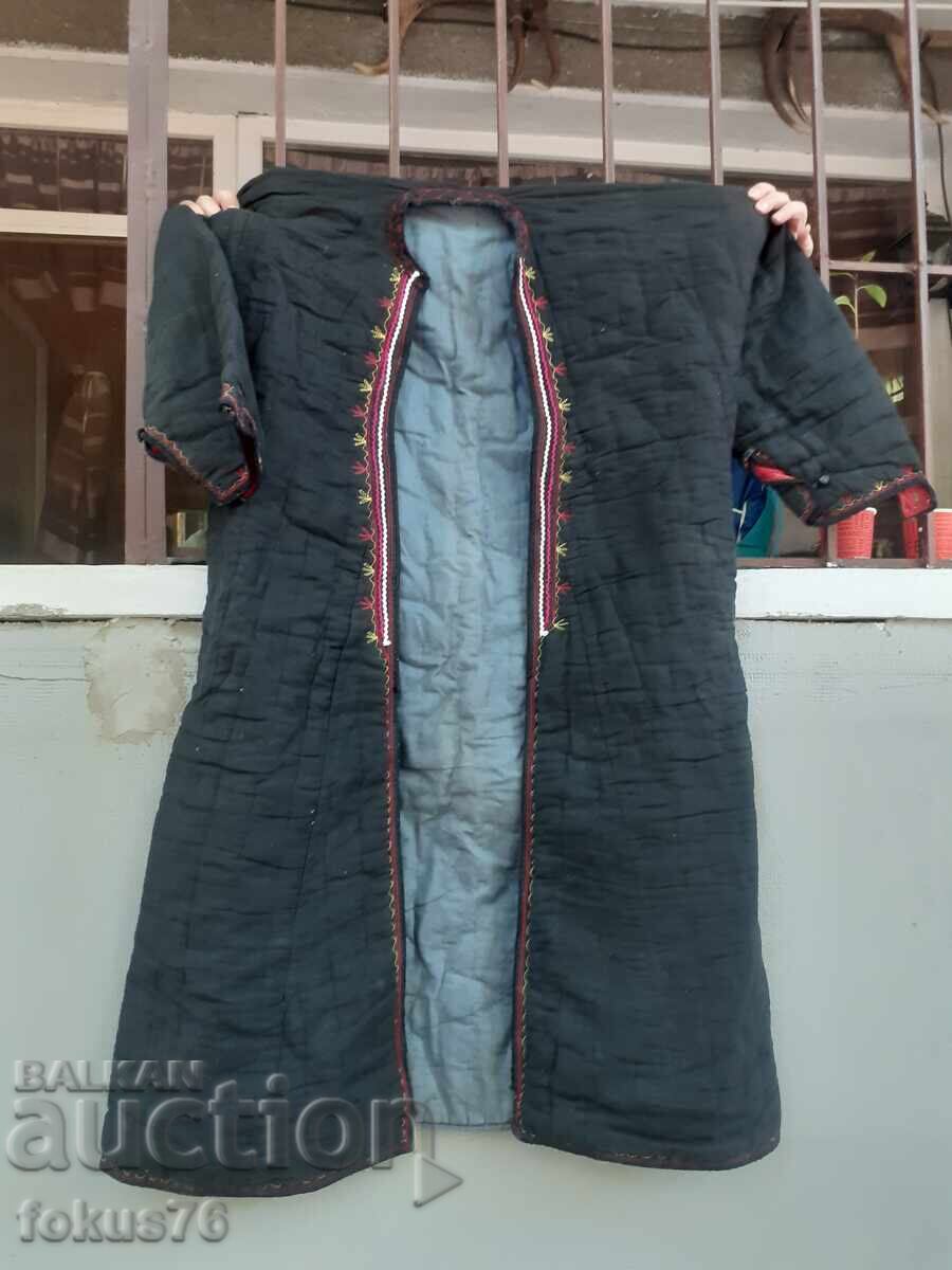 Παλιά γυναικεία μακριά αντερί, κλάσνικ, σουκμάν για παραδοσιακή φορεσιά