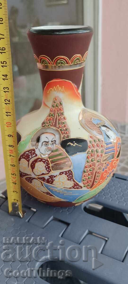 Βάζο τύπου Satsuma πορσελάνης, μαρκαρισμένο με τιμή 70.00 BGN | € 35.79