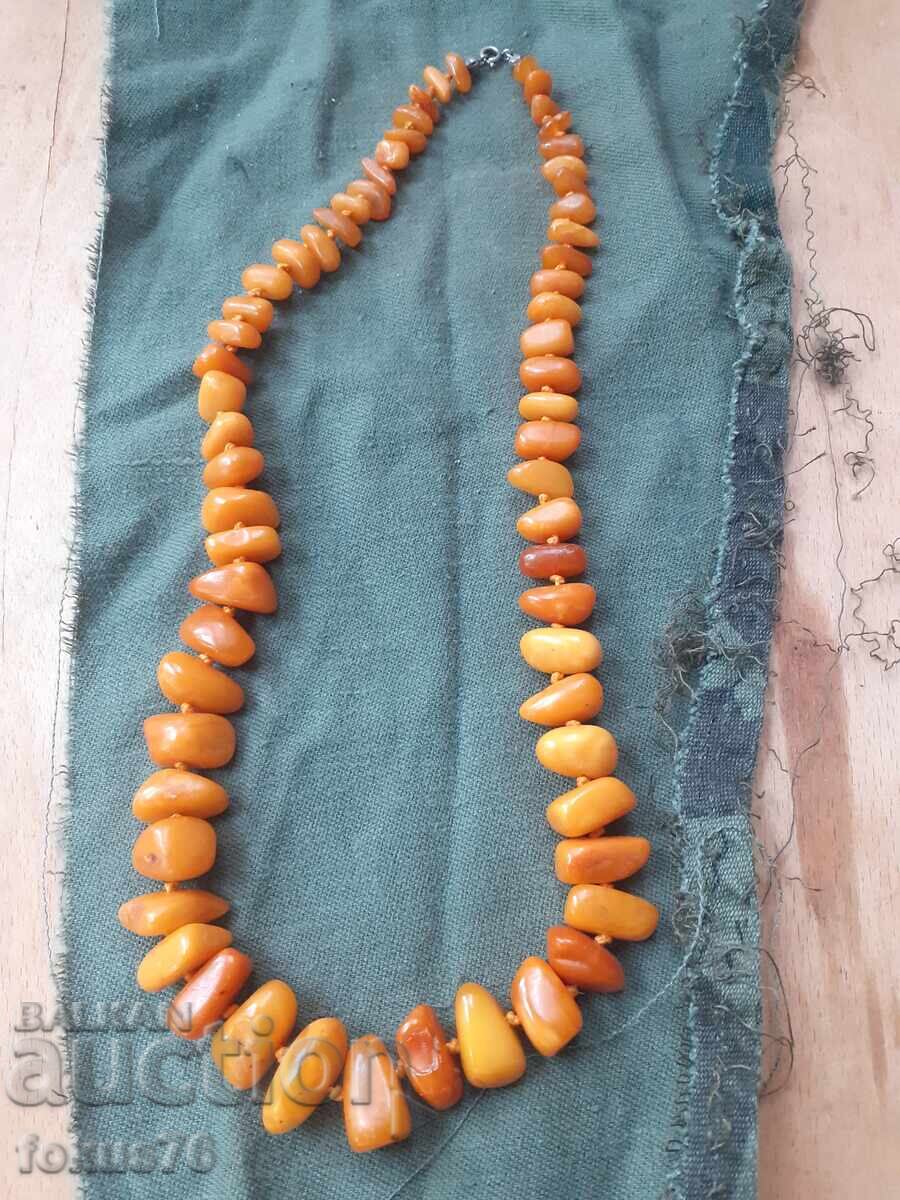 Кехлибар, накит, гердан с цена 95.00 лв. | € 48.57 Кехлибар, накит, гердан с цена 95.00 лв. | € 48.57