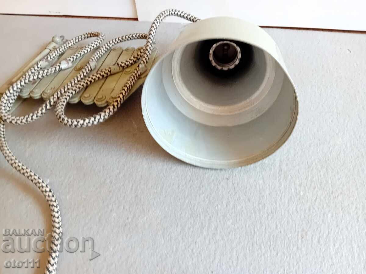 Auction  OLD STRETCH LAMP