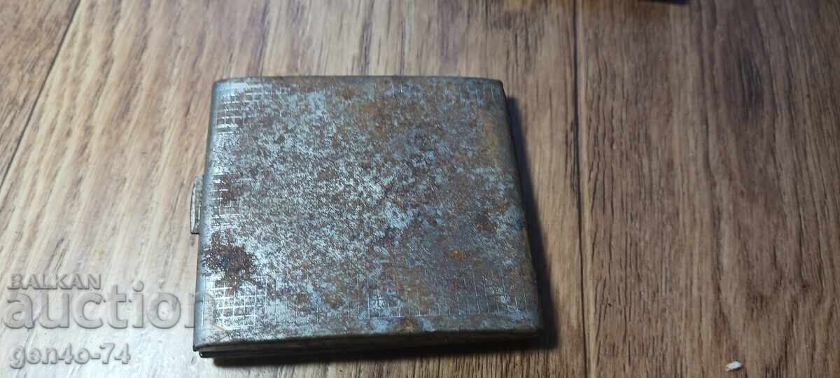 Old snuff box with price 10.00 BGN | € 5.11