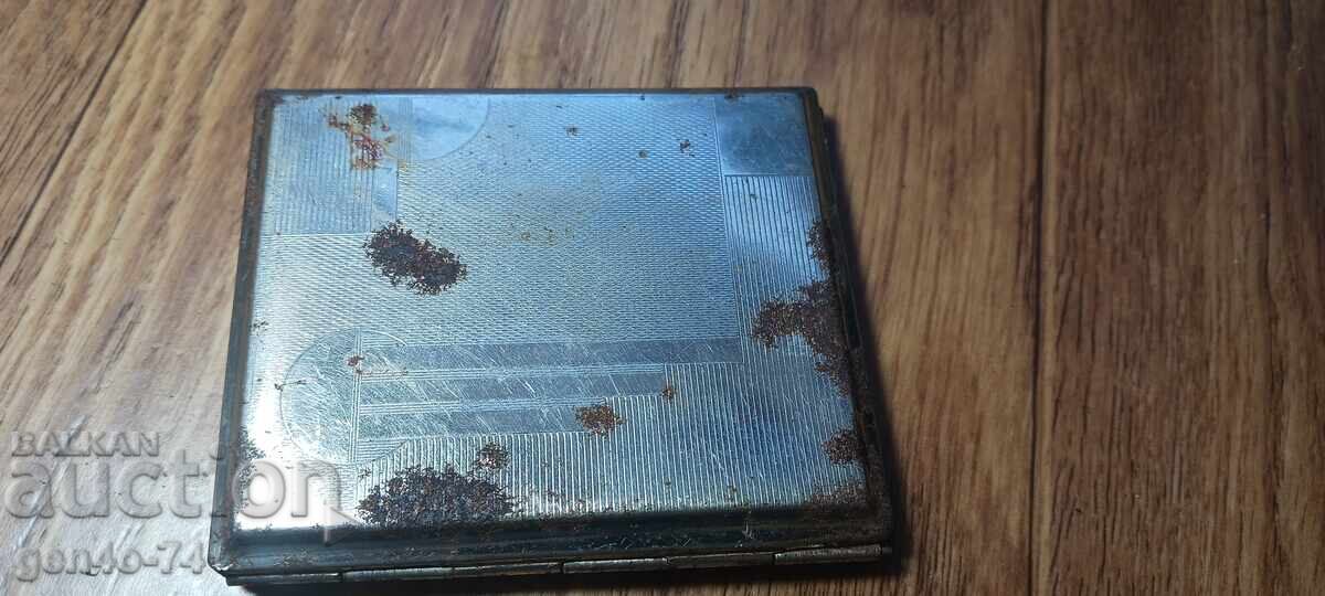 Old snuff box with price 10.00 BGN | € 5.11