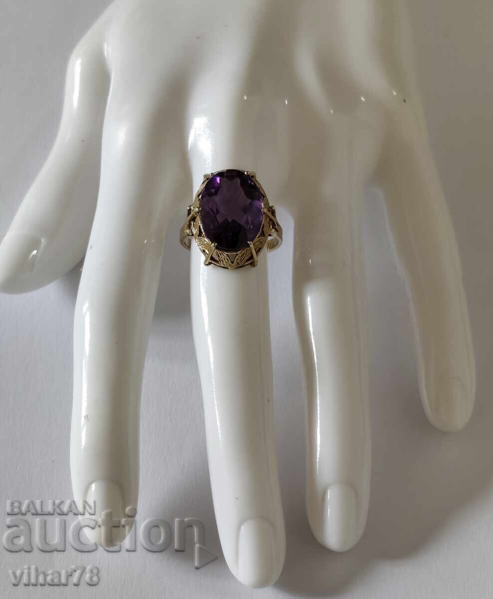 Delivery of GOLD RING 8 KARAT WITH AMETHYST Delivery of GOLD RING 8 KARAT WITH AMETHYST