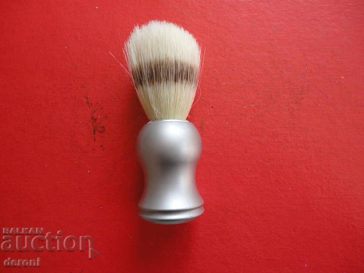 Аукцион Страхотна четка за бръснене 6 Аукцион Страхотна четка за бръснене 6